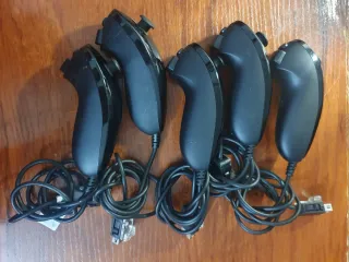 5 Mandos Wii Motion Plus Negros
