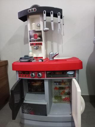 Cocinita Smoby Roja y Gris