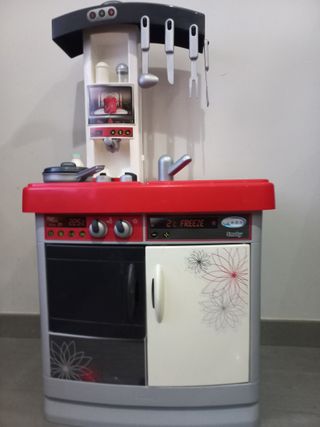 Cocinita Smoby Roja y Gris