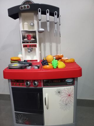 Cocinita Smoby Roja y Gris