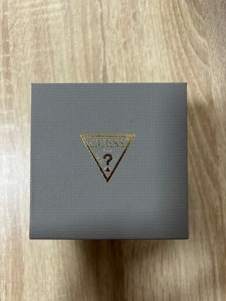 Reloj Guess Dorado con Cristales