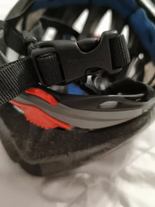 Casco de Bicicleta Bell Negro y Rojo