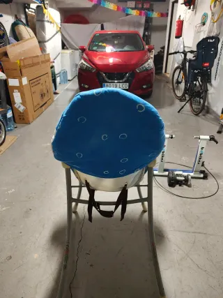 Trona de bebé con funda de personaje