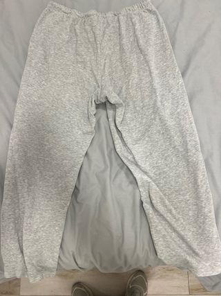 Pantalón gris ancho