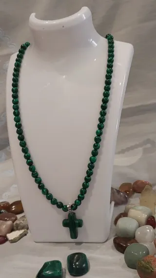 Collar Malaquita Natural Cruz 6mm