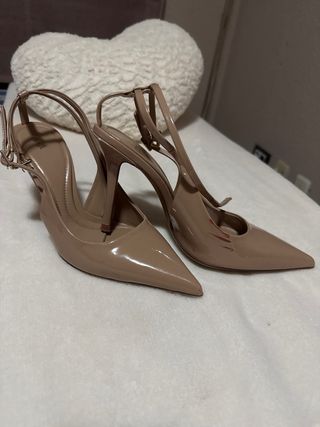 Zapatos de tacón fino beige