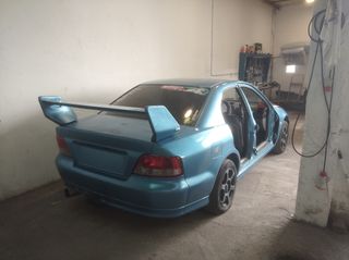 Mitsubishi Galant 2000