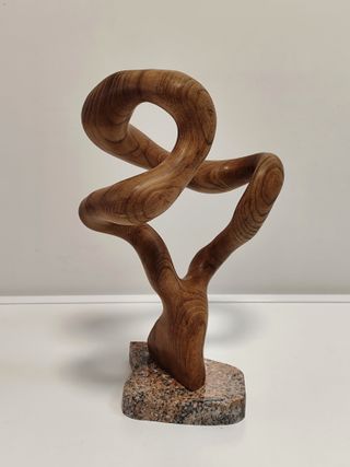 Escultura contemporánea. Madera tallada