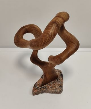 Escultura contemporánea. Madera tallada