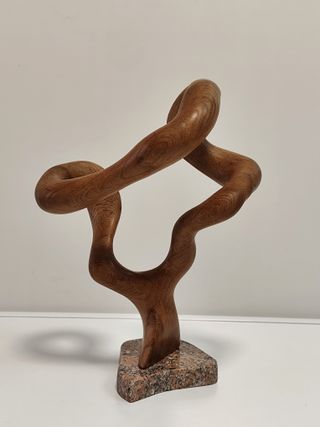 Escultura contemporánea. Madera tallada