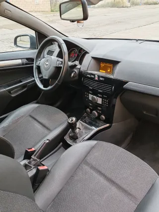 Opel Astra GTC Sport 1.9cdti 150cv