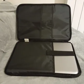 Ordenador portátil HP gris y negro