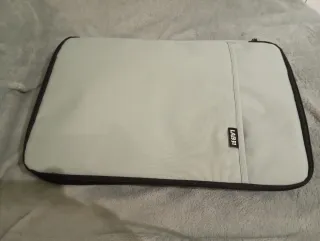 Ordenador portátil HP gris y negro