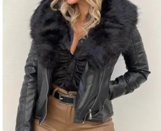 Cazadora de pelo negra