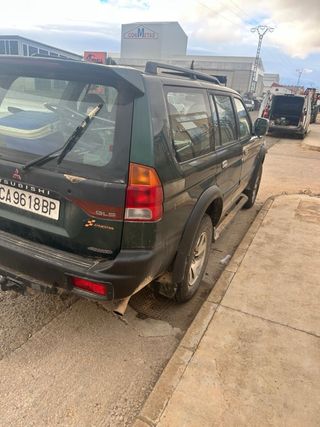 Mitsubishi Montero 1999