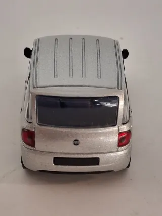 Fiat Multipla 2006 2a serie Majorette scala 1:43.