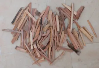 ASTILLAS RESINOSAS PARA ENCENDIDO RÁPIDO (TEAS)