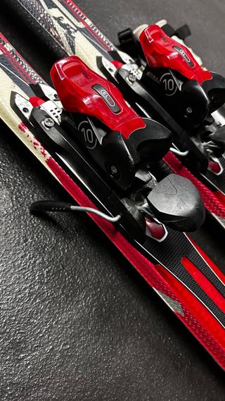 Esquís Elan MAG 70 con bastones