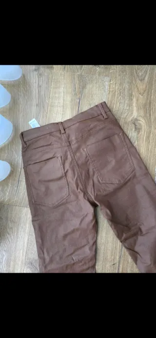 Pantalón Stradivarius chica marrón