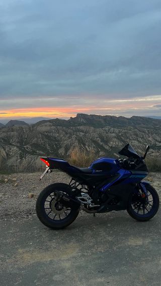 Yamaha YZF R125 2024 Azul