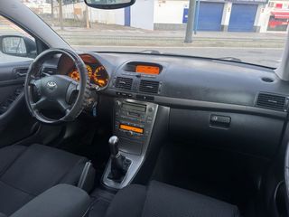 Toyota Avensis 2004