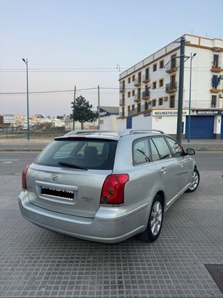 Toyota Avensis 2004