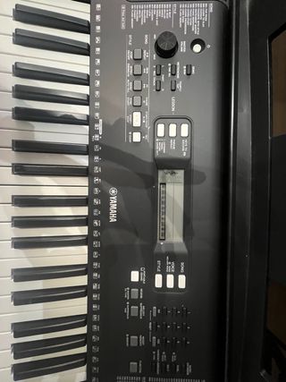 Teclado Yamaha PSR-E363 Prácticamente Nuevo