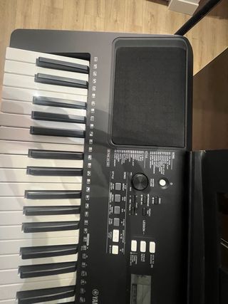 Teclado Yamaha PSR-E363 Prácticamente Nuevo