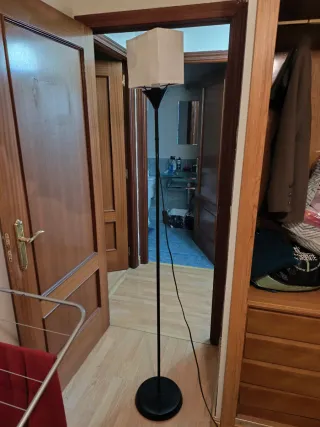 Lámpara de pie moderna