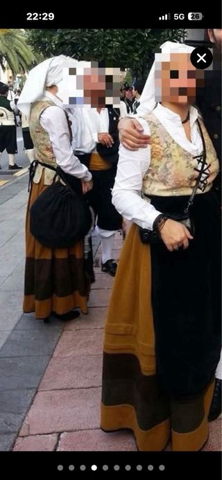 Traje típico asturiana grupo baile