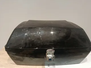 Baúl para moto negro