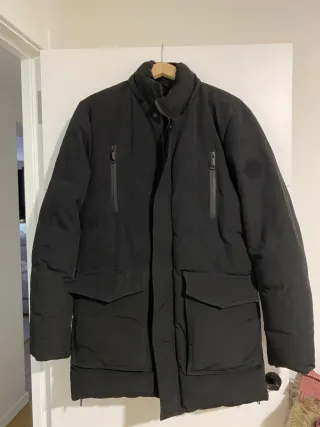 Cazadora negra acolchada