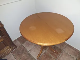 Mesa redonda extensible de madera