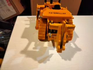 Tractor de cadenas D10 Caterpillar Joal esc. 1/70