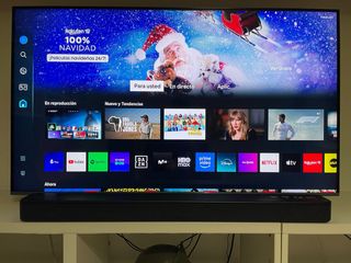 TV Samsung QLED 50” + Barra de Sonido Sony