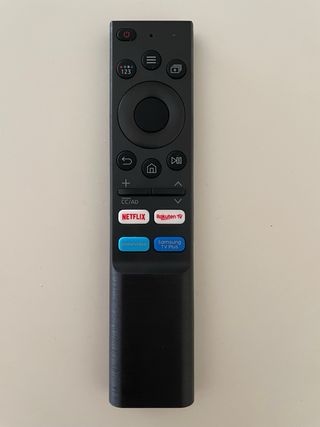 TV Samsung QLED 50” + Barra de Sonido Sony