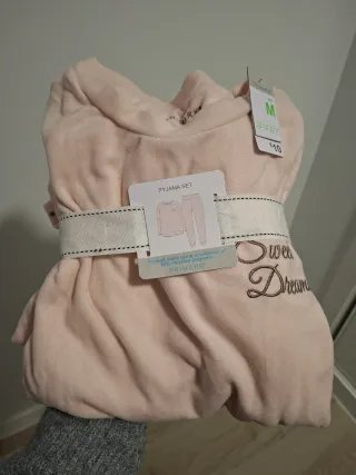 Pijama rosa Primark talla M. Rosa palo y marrón.