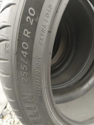 Neumaticos 255/40/R20