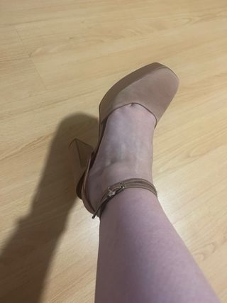 Sandalias plataforma tacón beige