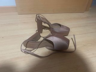 Sandalias plataforma tacón beige