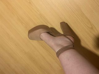 Sandalias plataforma tacón beige