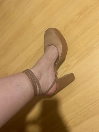 Sandalias plataforma tacón beige
