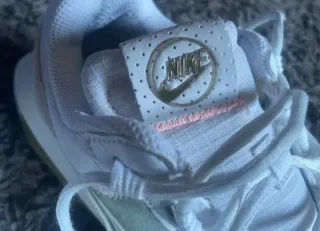 Tenis Nike Verde y Blanco Casi Nuevos