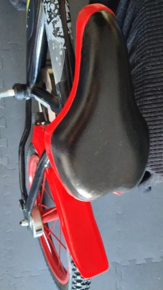 Bicicleta Infantil 16 Negra y Roja