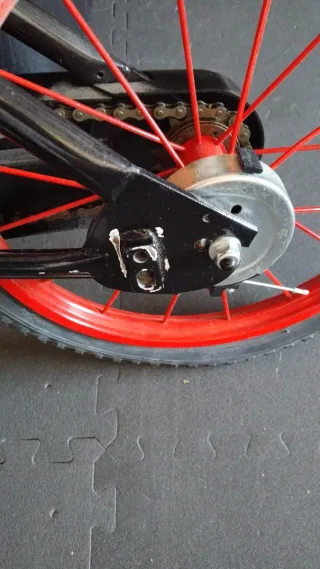 Bicicleta Infantil 16 Negra y Roja