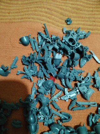 Warhammer 40k piezas sueltas