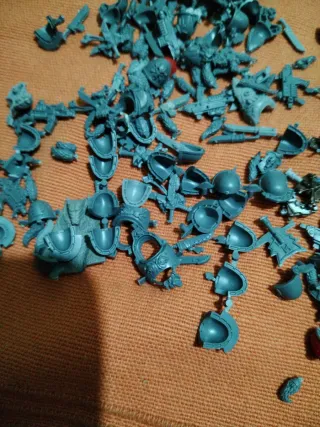 Warhammer 40k piezas sueltas