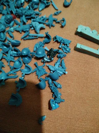 Warhammer 40k piezas sueltas