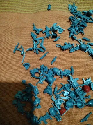 Warhammer 40k piezas sueltas