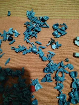 Warhammer 40k piezas sueltas